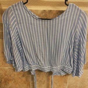 Crop top / ties in back